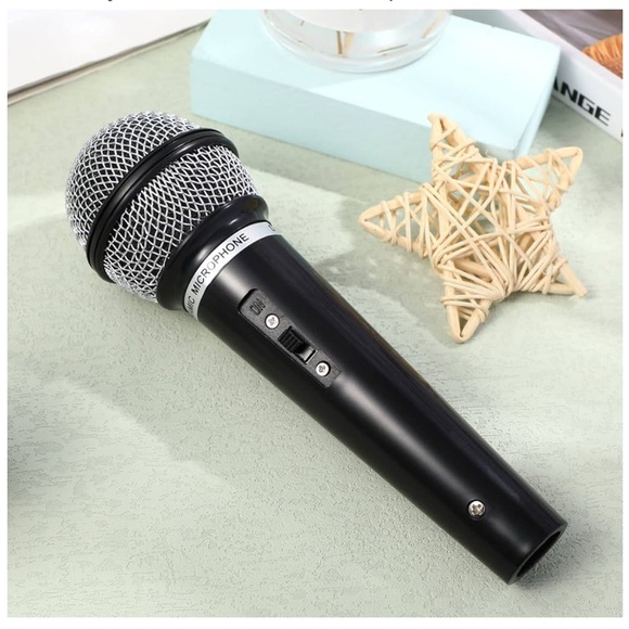 Dynamic Black Microphone - Picture 4 of 9